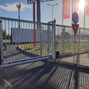 Poarta autoportanta industriala