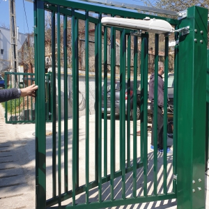 Poarta cu sistem bifold