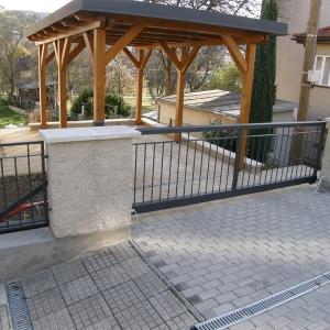 Poarta autoportanta rezidentiala