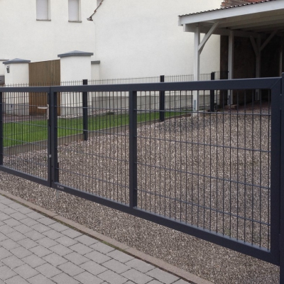 Poartă batantă model Guardia - Wisniowski