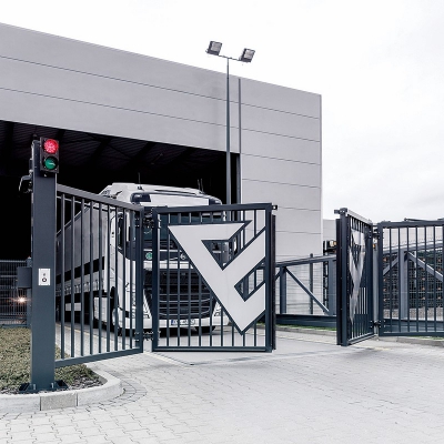 Poartă rapidă bifold industrială V-King - Wisniowski